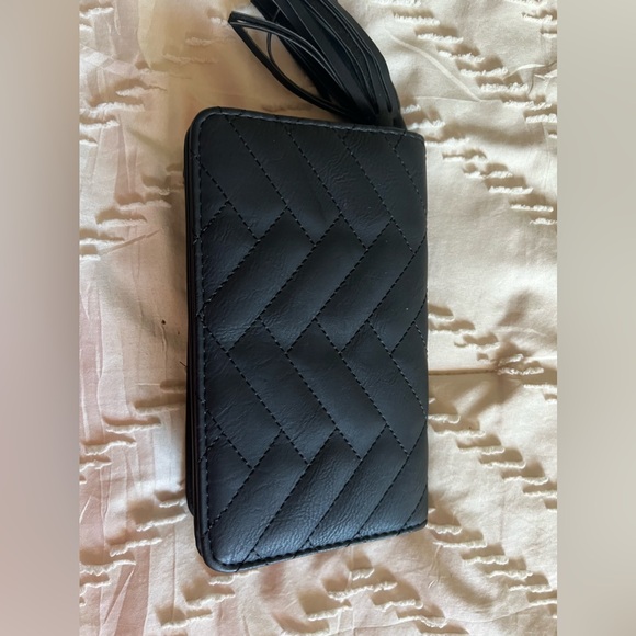 Cute Quilted Women’s Crossbody Purse - Picture 6 of 8